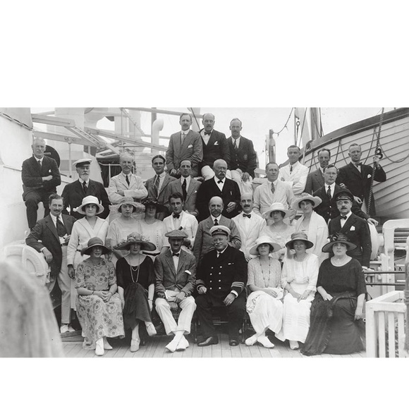 Louis Vuitton Coffee Table Book modern luxury NEW SOLD OUT - Picture 7 of 7